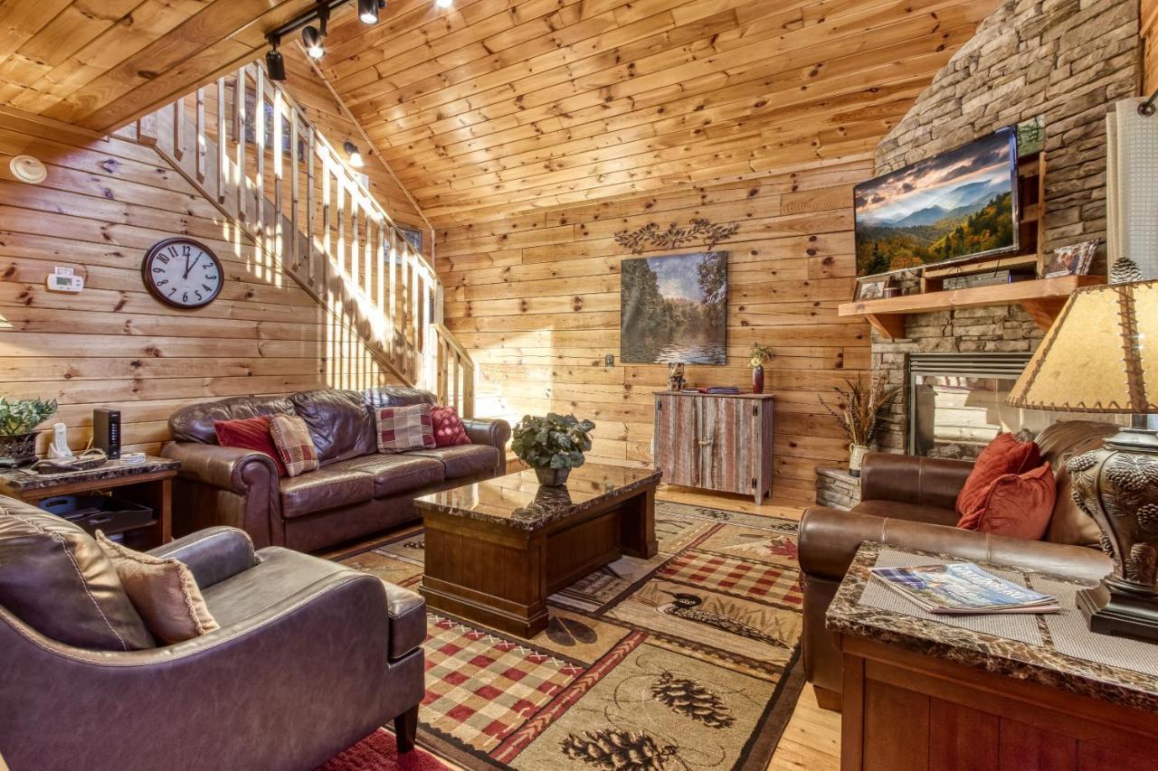 Magical Moments, Hot Tub, Wifi, 1089 Free Tickets Each Paid Day, Dollywood And More Gatlinburg Buitenkant foto