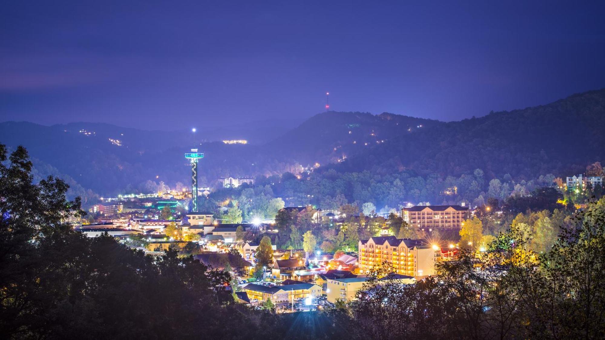 Magical Moments, Hot Tub, Wifi, 1089 Free Tickets Each Paid Day, Dollywood And More Gatlinburg Buitenkant foto